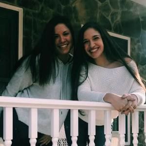 Meet your Posher, Olivia